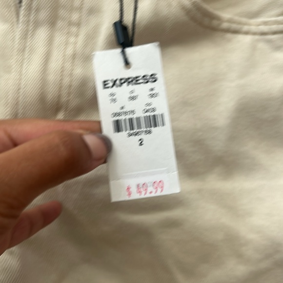 These are a pair of shorts from express - Picture 7 of 7